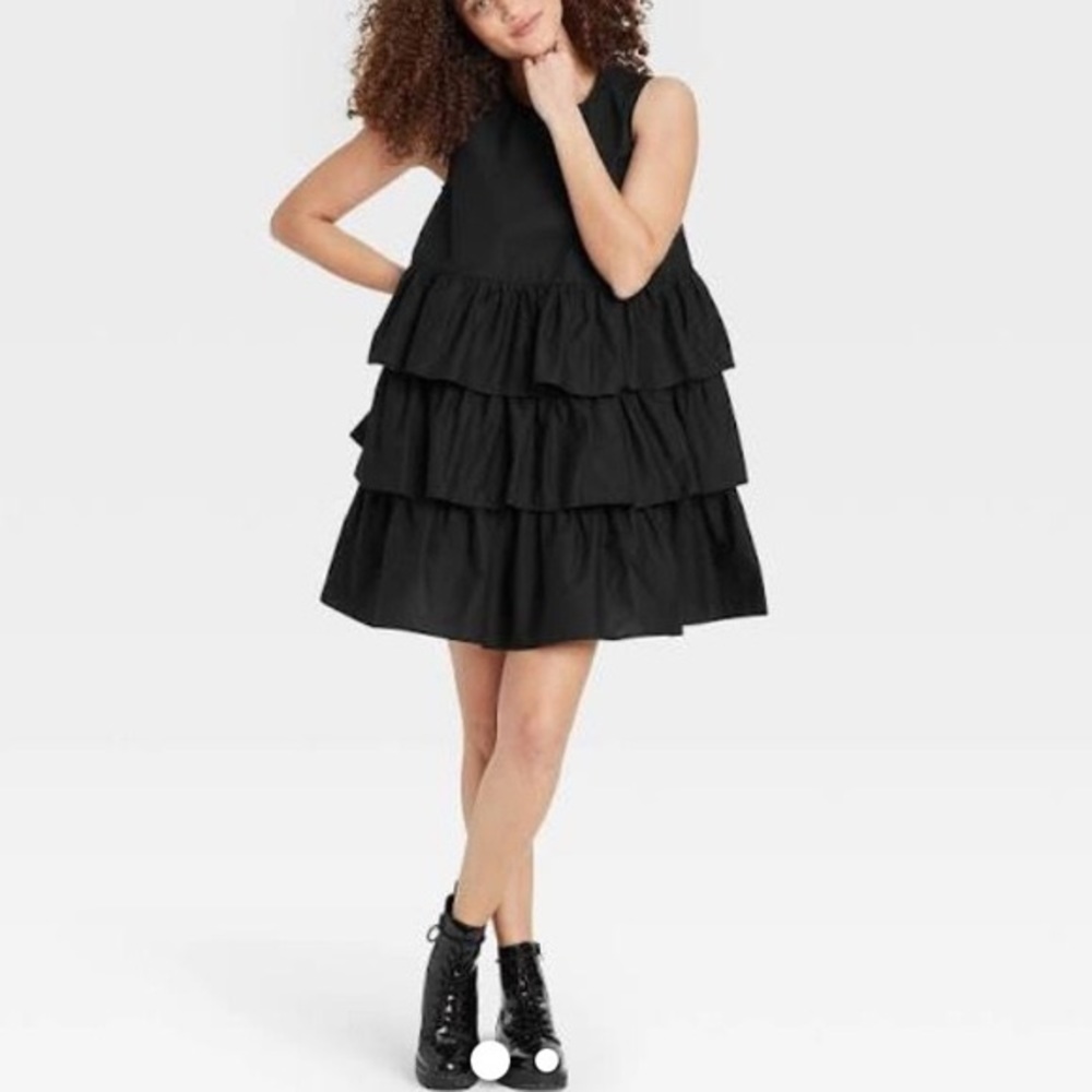 Who What Wear Tiered Ruffle dress SZ L